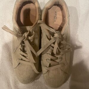 Best shoes for walking. They fit a bit loose. Wore them a few times only.